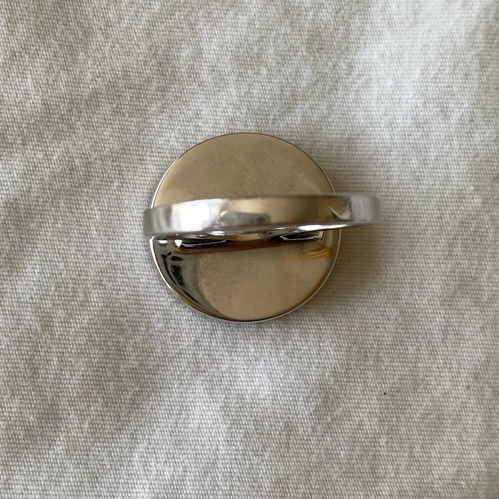 Ring - Picture 3 of 4